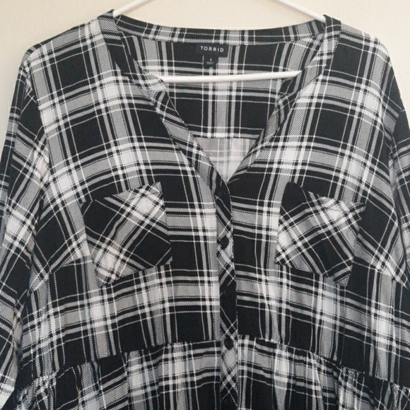 Torrid Black And White Plaid Challis Shirtdress - Picture 5 of 15